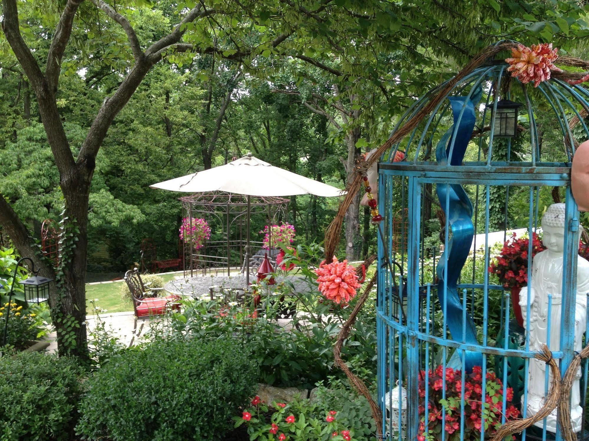 Red Bud Manor Inn Eureka Springs Exterior photo